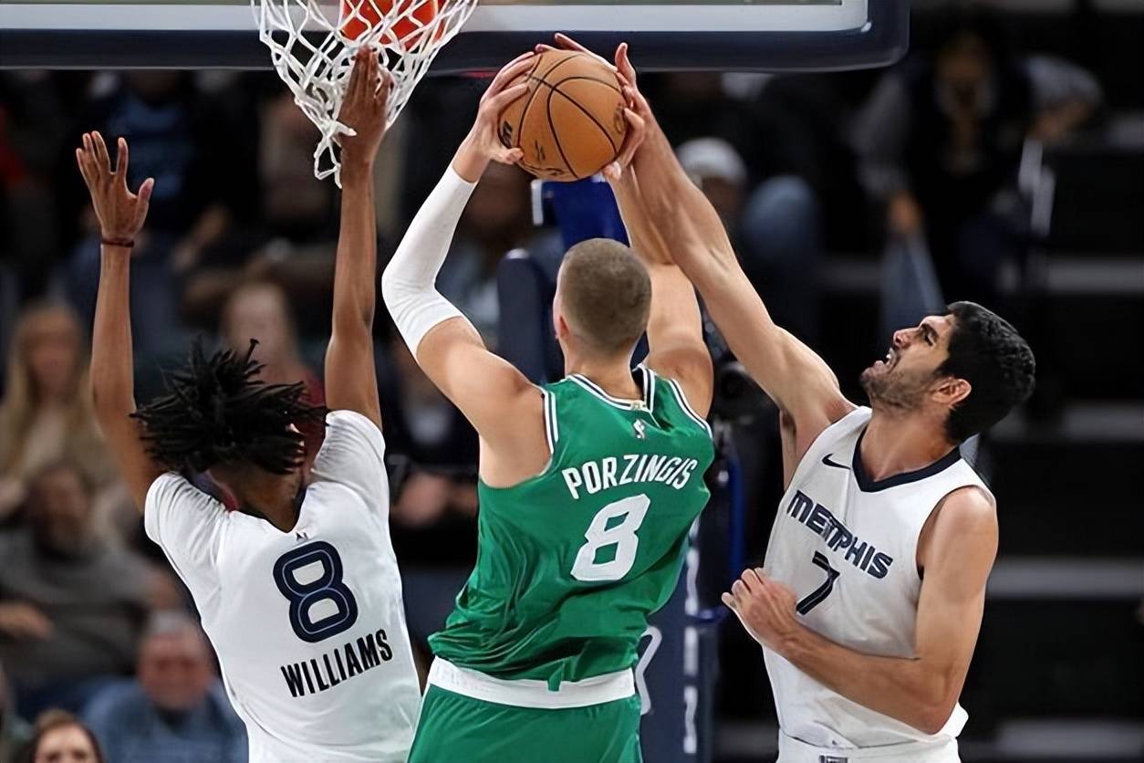 米乐-里昂球员克服困难赢得胜利,展现出强大实力的精神